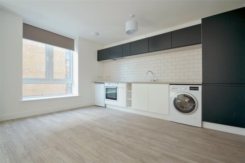 Apartment in Bromley - More