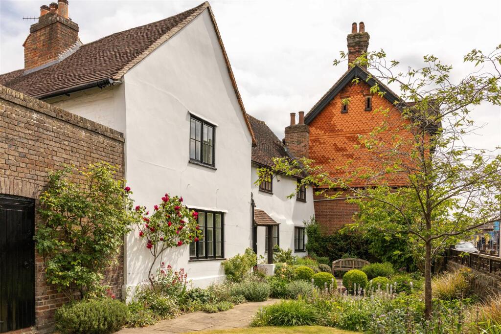 Main image of property: Slipshoe Street, Reigate
