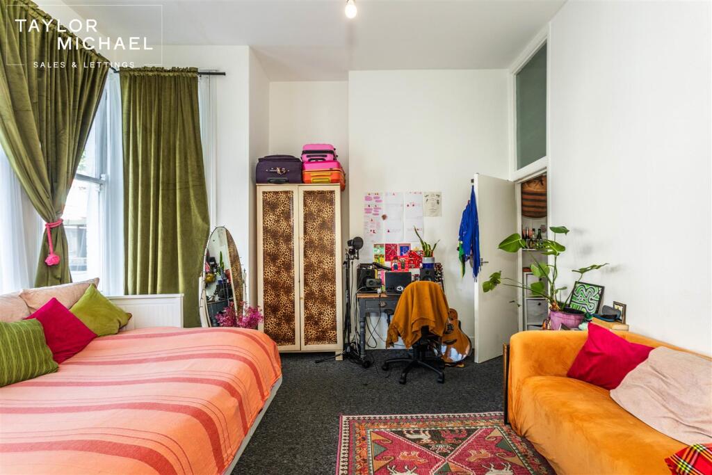 Apartment in Hove, Brighton and Hove - More