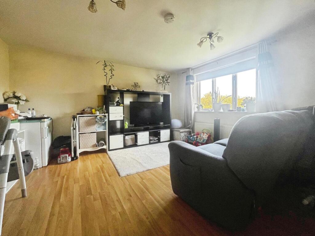 Apartment in Slough - View 2