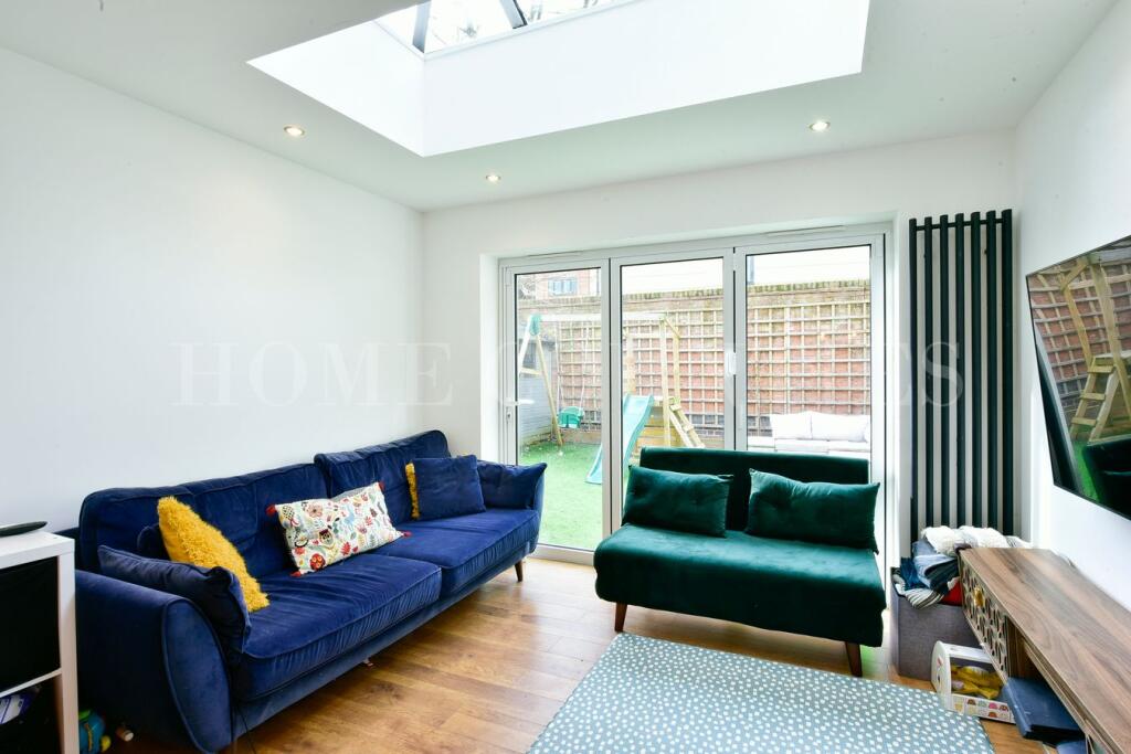 Highview Close, Potters Bar, EN6 photo 4