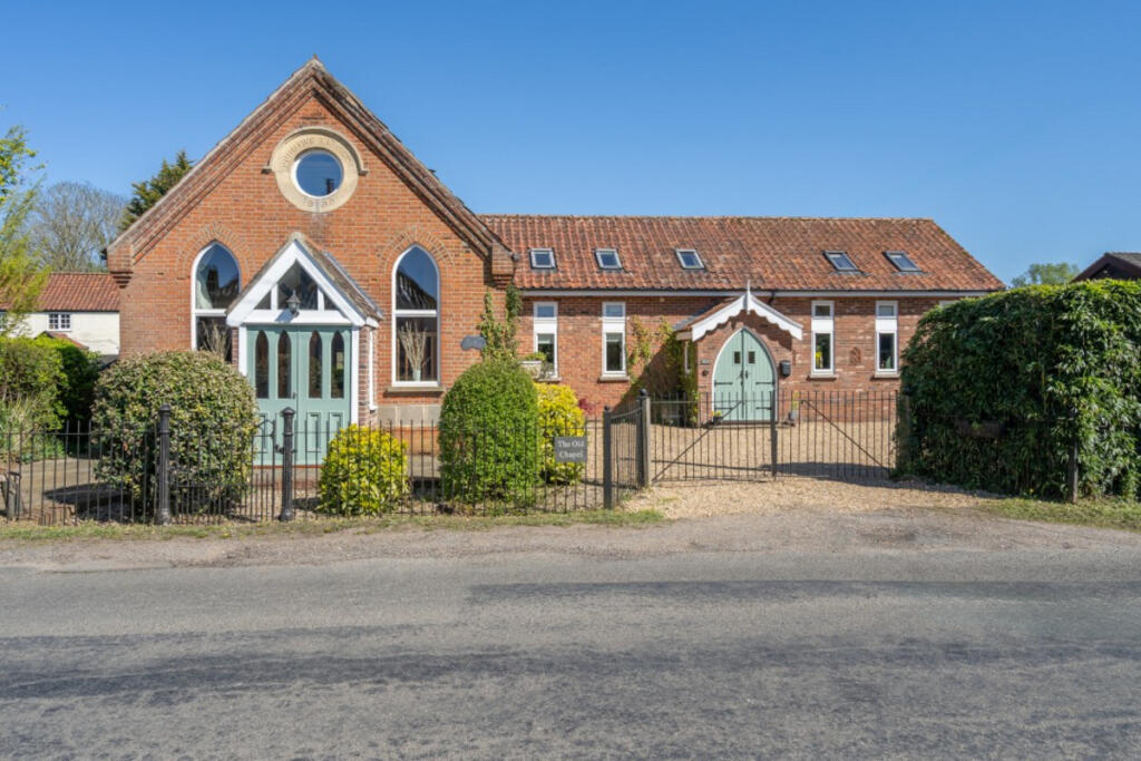Main image of property: New Road, Fundenhall, NR16 1