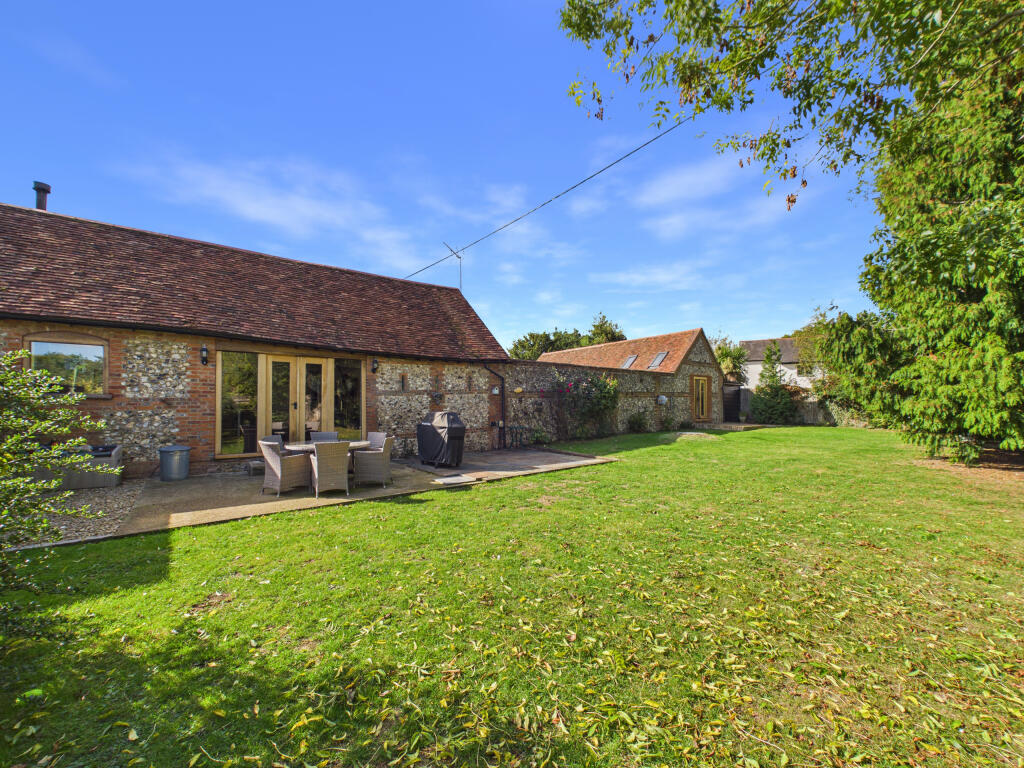 House in Lane End, Buckinghamshire - View 4