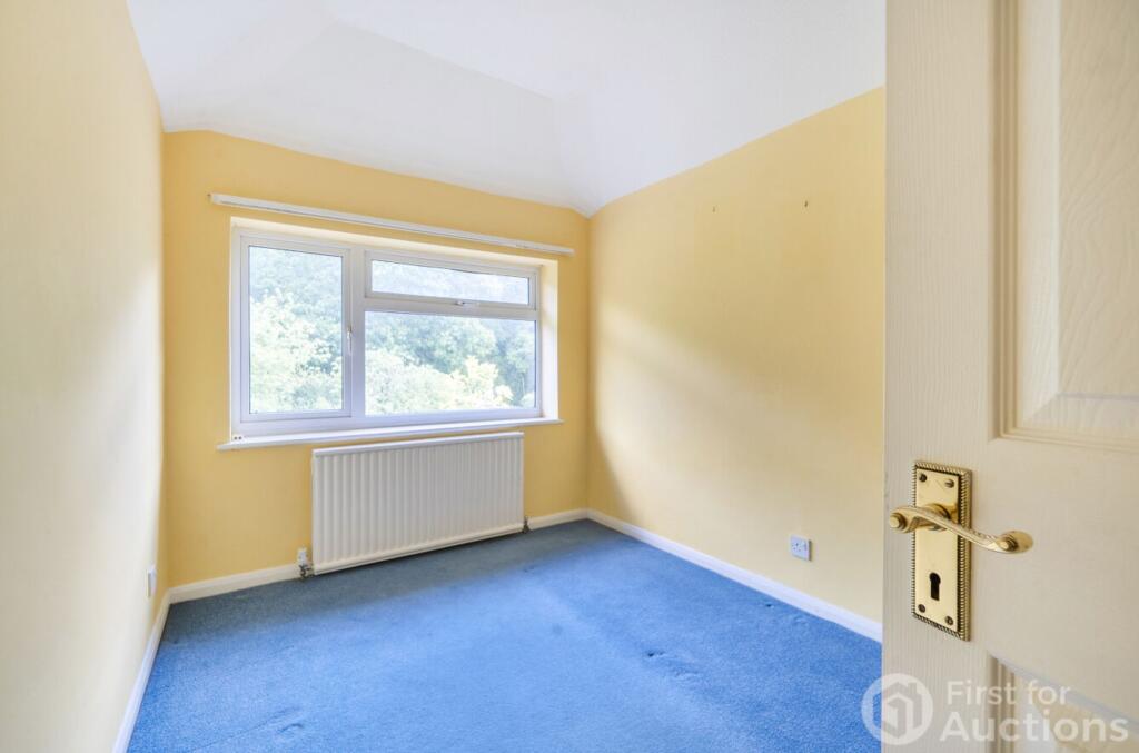Park Lane, Hazlemere, HP15 - More