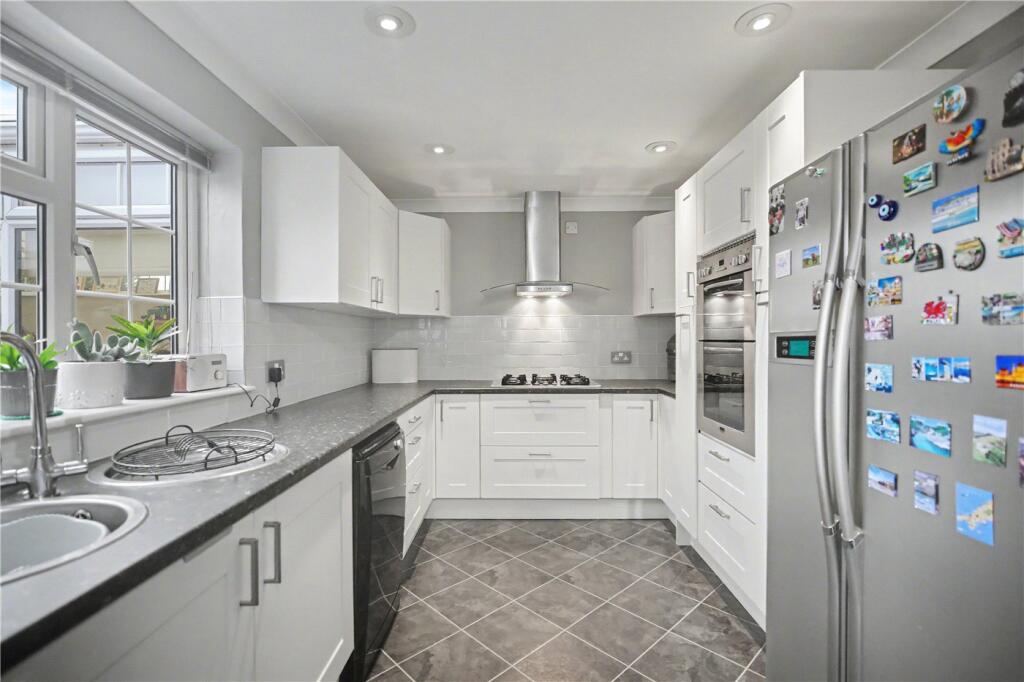 Park Close, Thurton, Norwich, Norfolk, NR14 photo 4