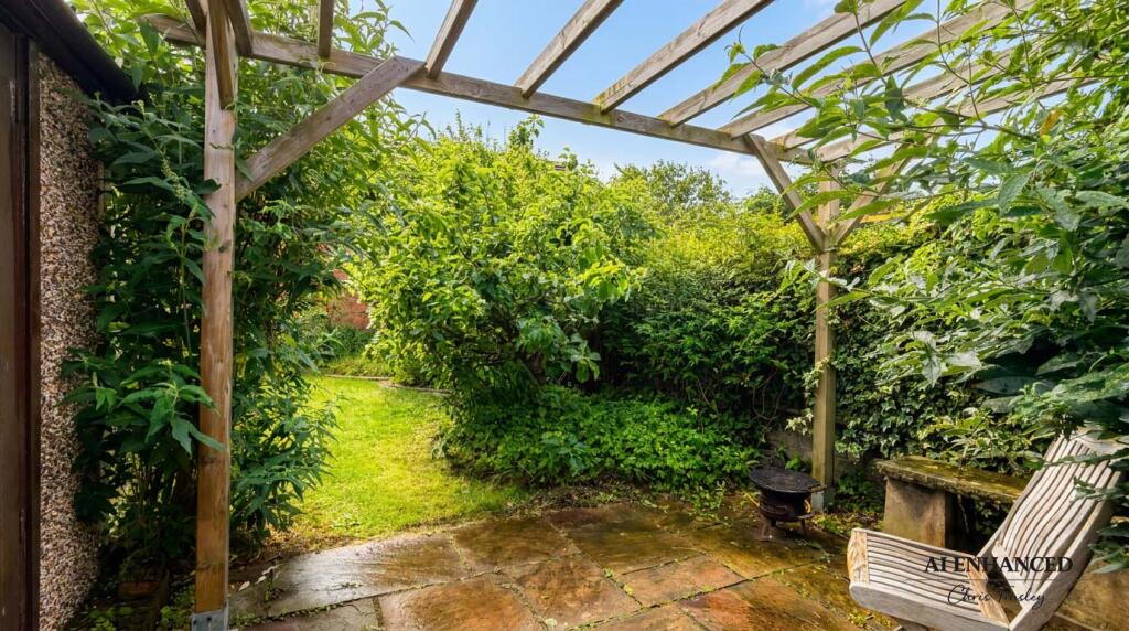 House in Sefton, Liverpool City Region - View 3