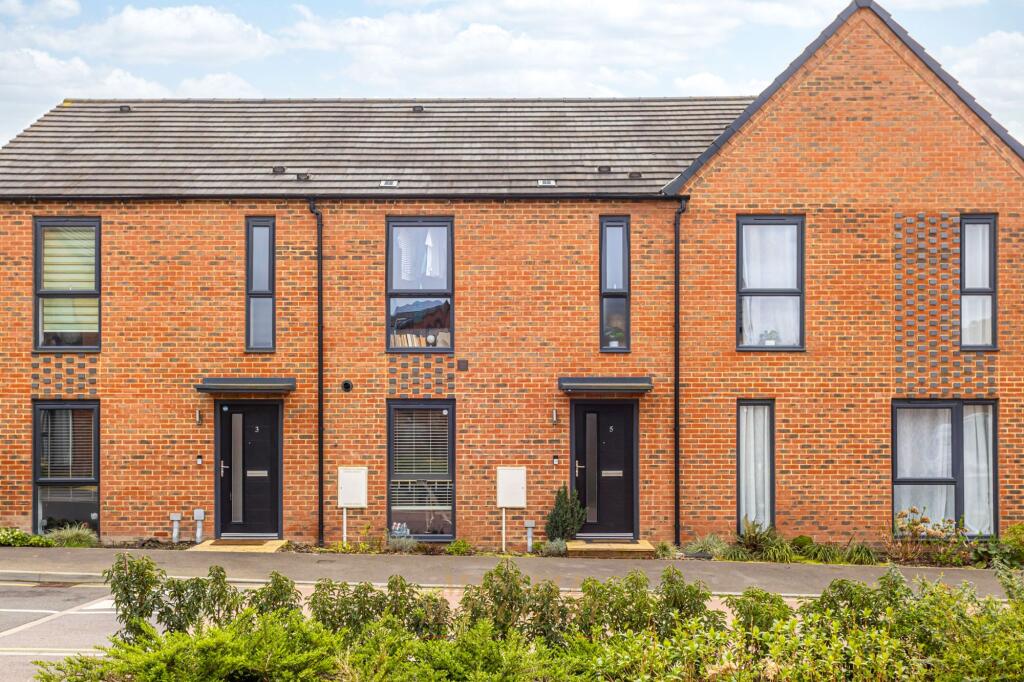 Main image of property: Arnold Place, Copthorne, RH10