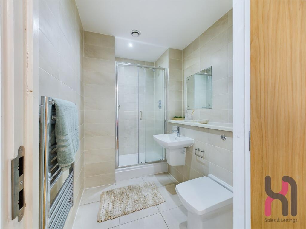 Apartment in Manchester - View 5