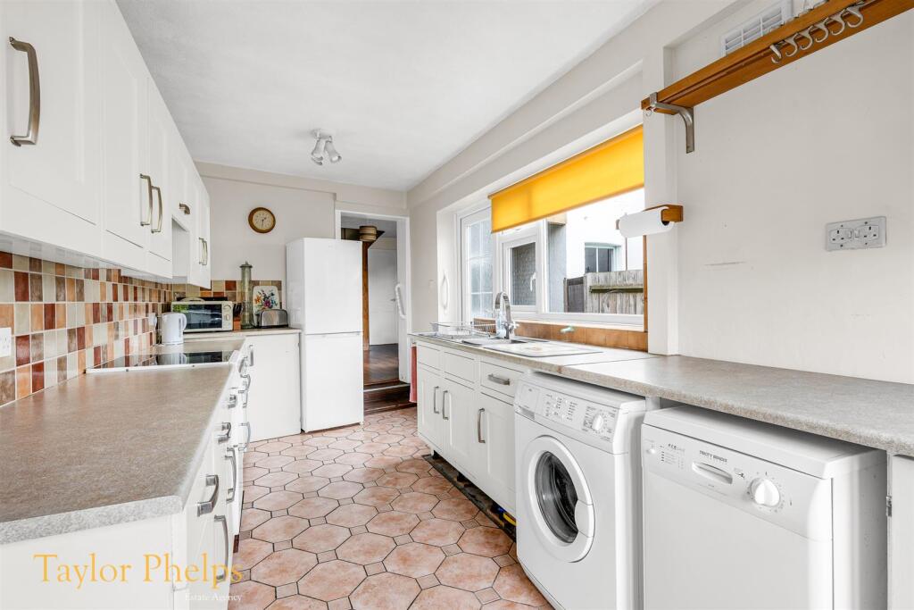 House in Hertford, Sele Farm, Hertingfordbury - View 4