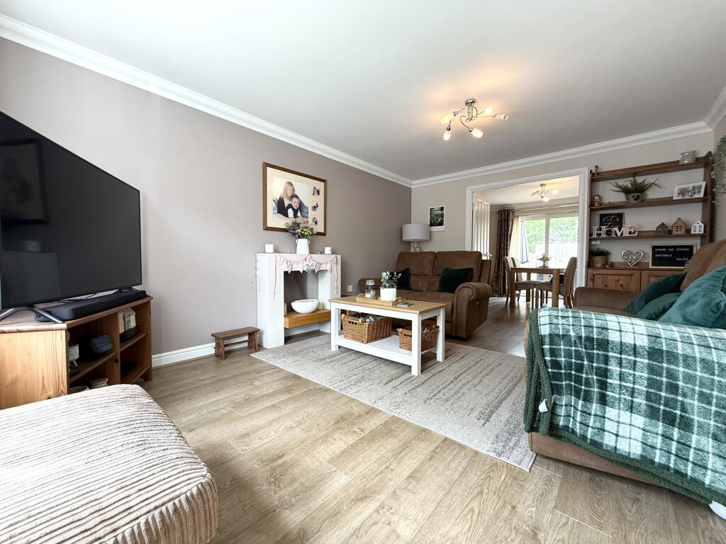 House in Cardiff, Cwmbach - View 2