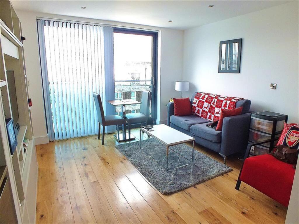 Main image of property: Trident House, 76 Station Road, Hayes, UB3 4FP