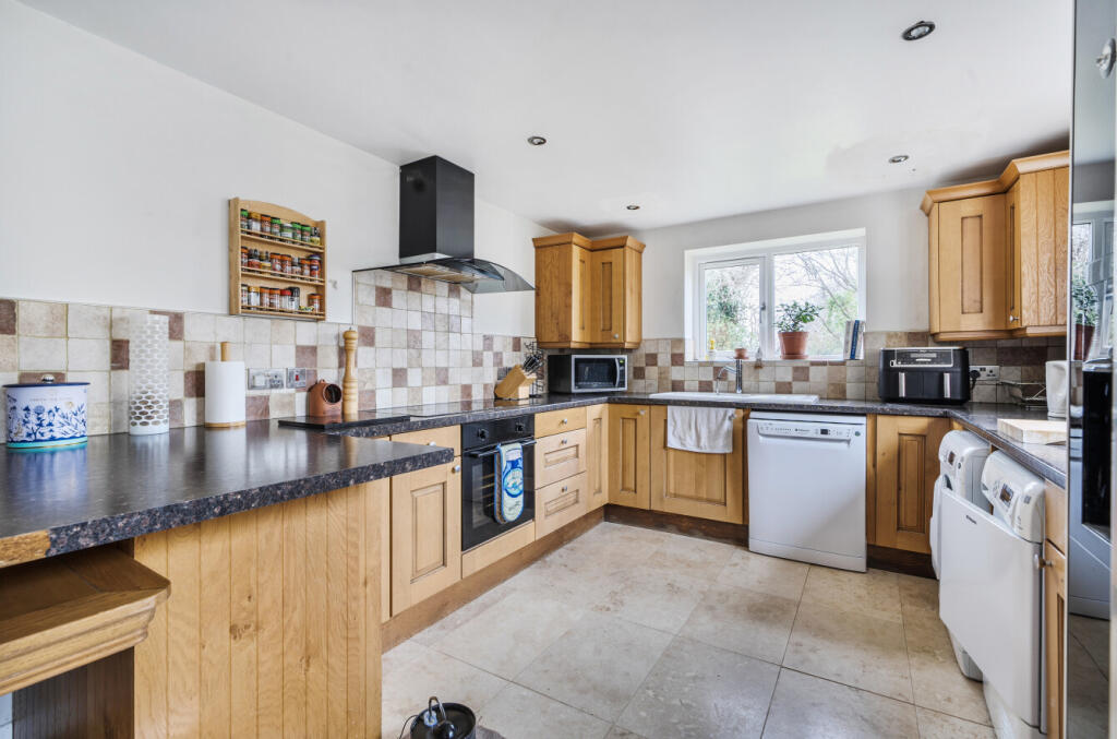 28, Stonehill, East Stoke, Stoke-Sub-Hamdon, Somerset, TA14 photo 4