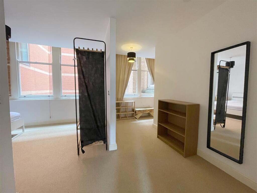 Apartment in Birmingham, West Midlands - View 5