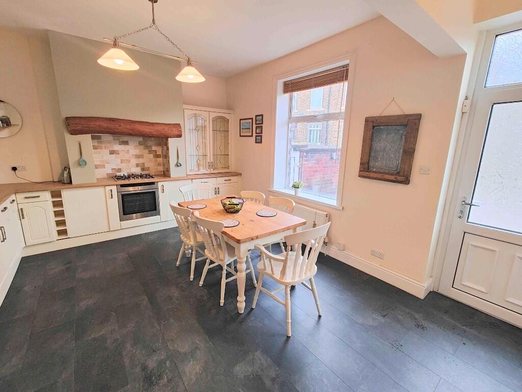 2 Brooklands, Hipperholme, HX3 8EE photo 4