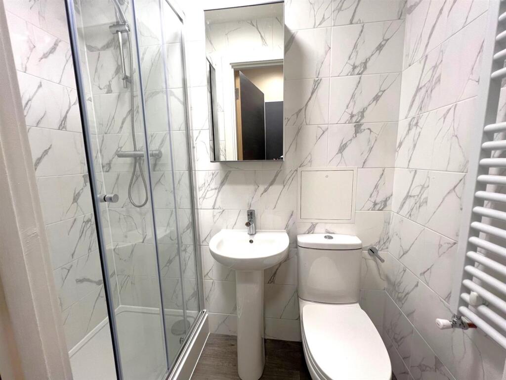 1 bedroom house share for rent
