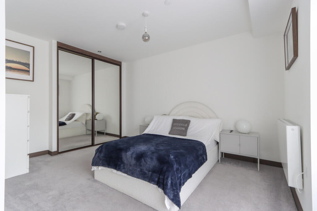 Apartment in Watford - View 5