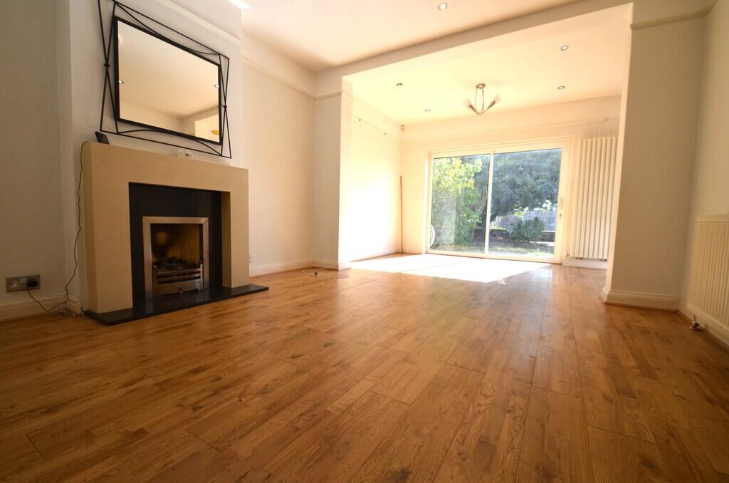 House in Twickenham - View 4