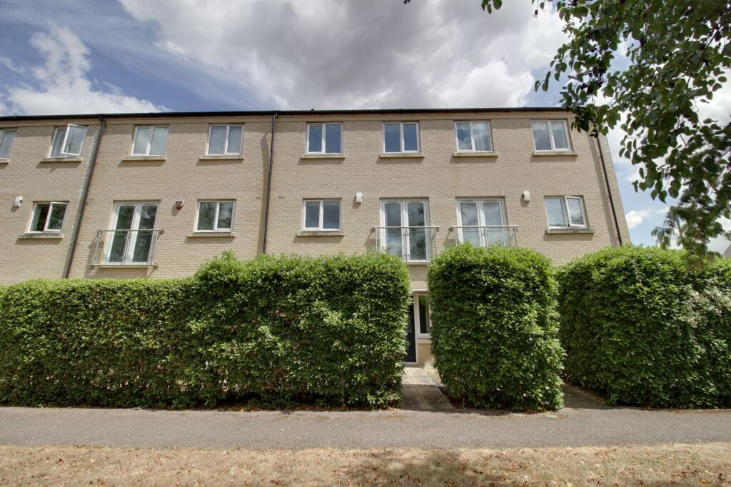 4-bed terraced on Skipper Way, Little Paxton, PE19, £350,000
