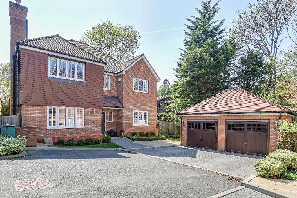 Main image of property: Boxford Close, South Croydon, CR2 8SY