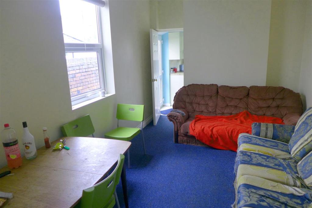 5 bedroom property for rent