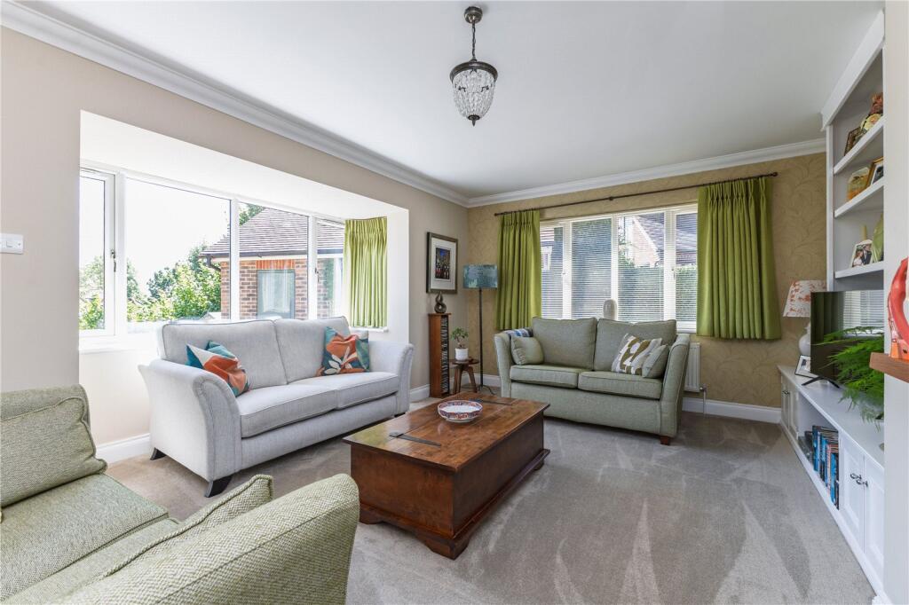 House in Farnham - View 3