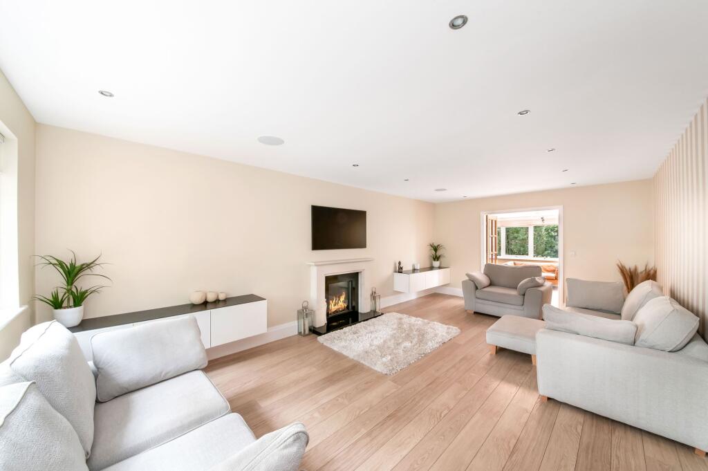 68 Coppice Drive photo 3
