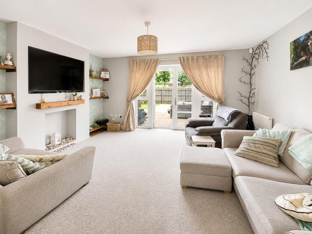 Churchill Gardens, Yate photo 3