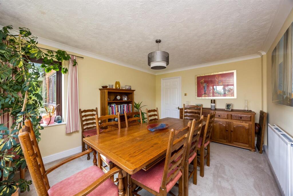 Cherry Gardens, Worthing photo 4