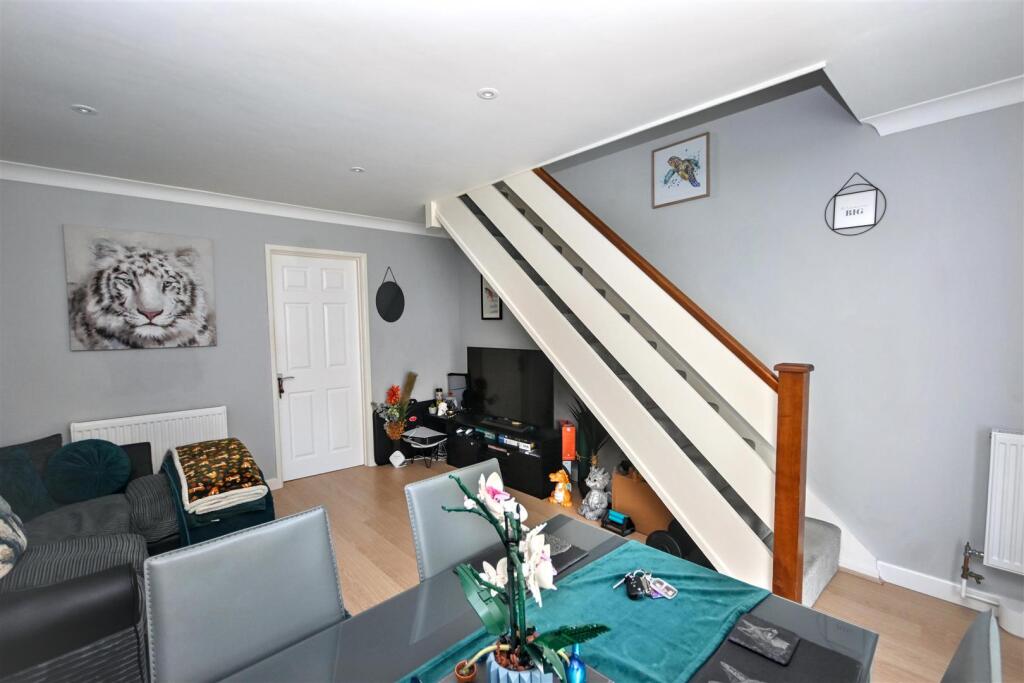 Elderwood Close, Eastbourne photo 5