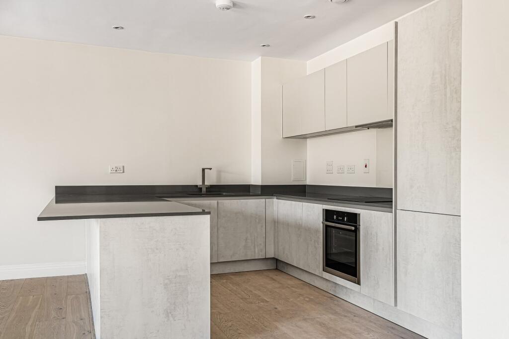Apartment in London - View 5