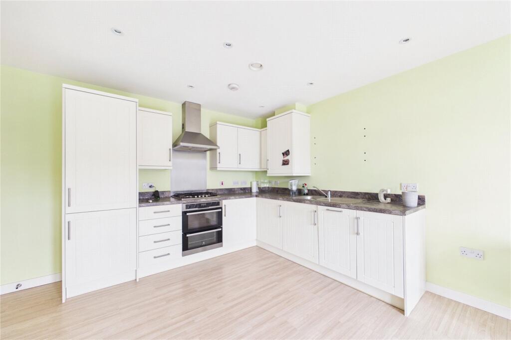 Apartment in Reading, Holybrook - View 2