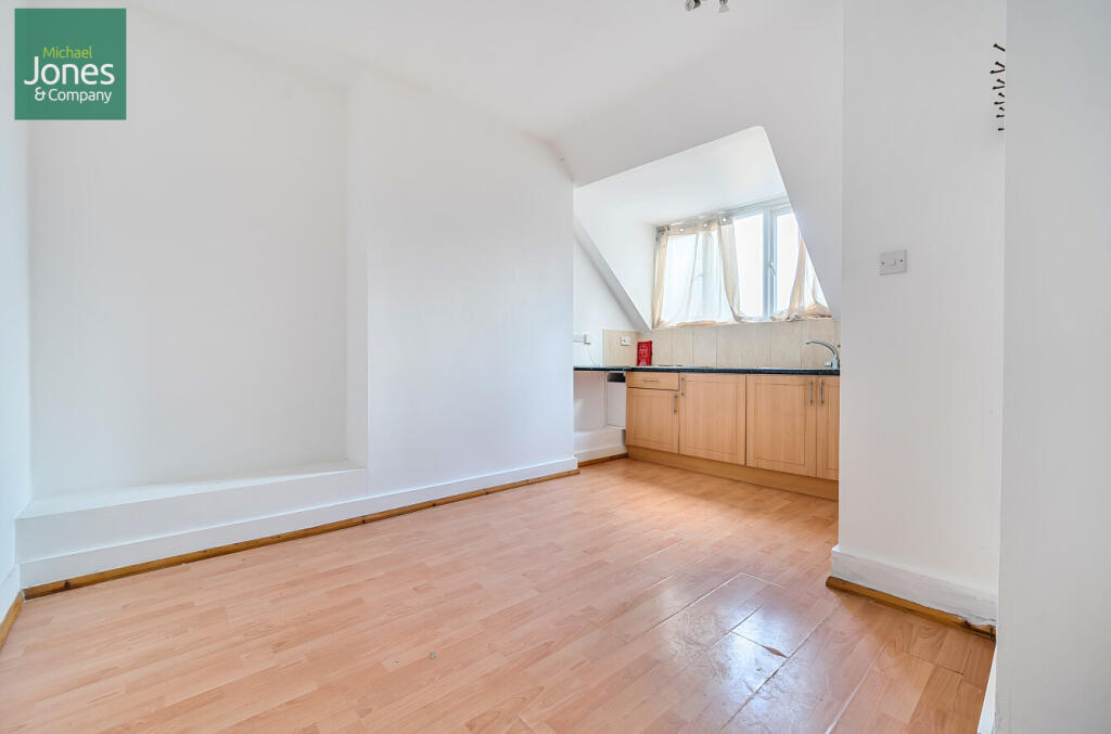 Apartment in Brighton - View 4