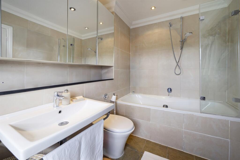 Apartment in London - More