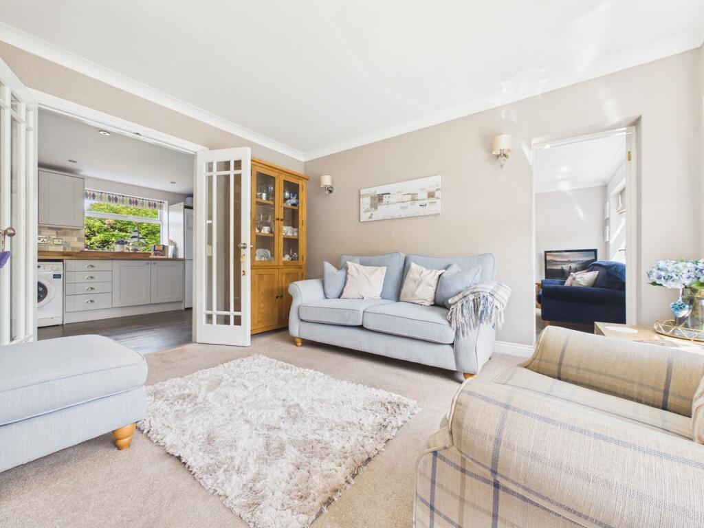 House in Newport - View 4