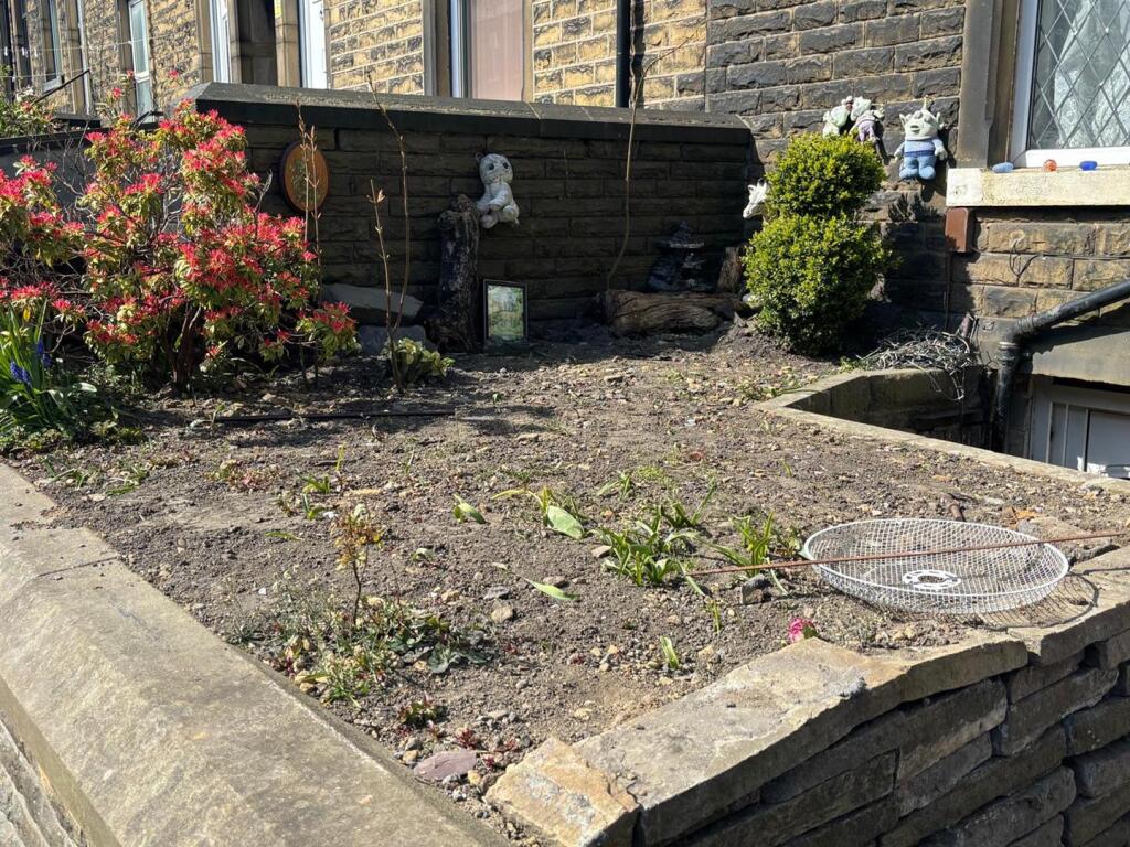 Blackmoorfoot Road, Huddersfield photo 4