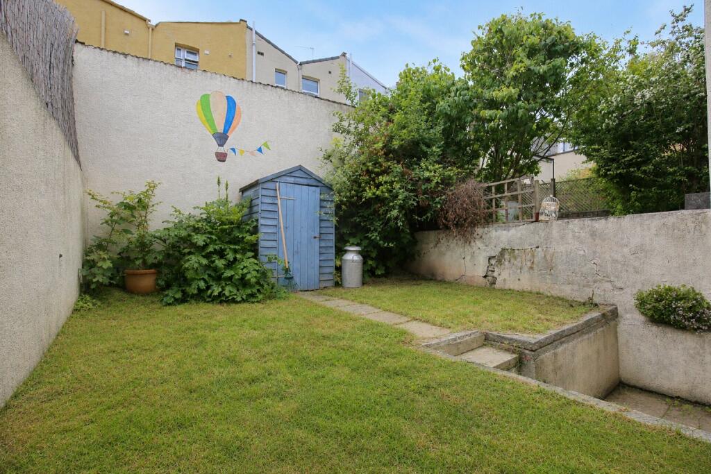 Apartment in Bristol, Cotham - View 2
