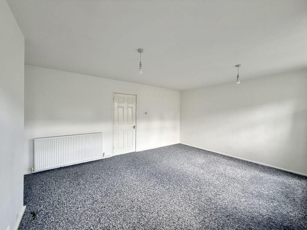 Apartment in Romford - View 3