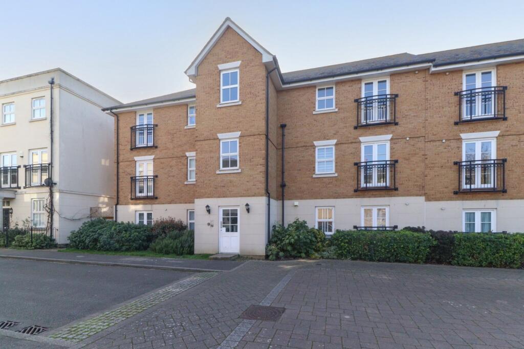 1-bed flat on College Square, Westgate-on-Sea, Kent, CT8, £145,000