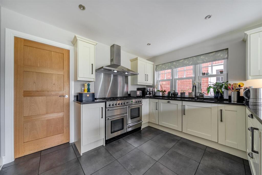 58 Oak Street, Shrewsbury, SY3 7RQ photo 4