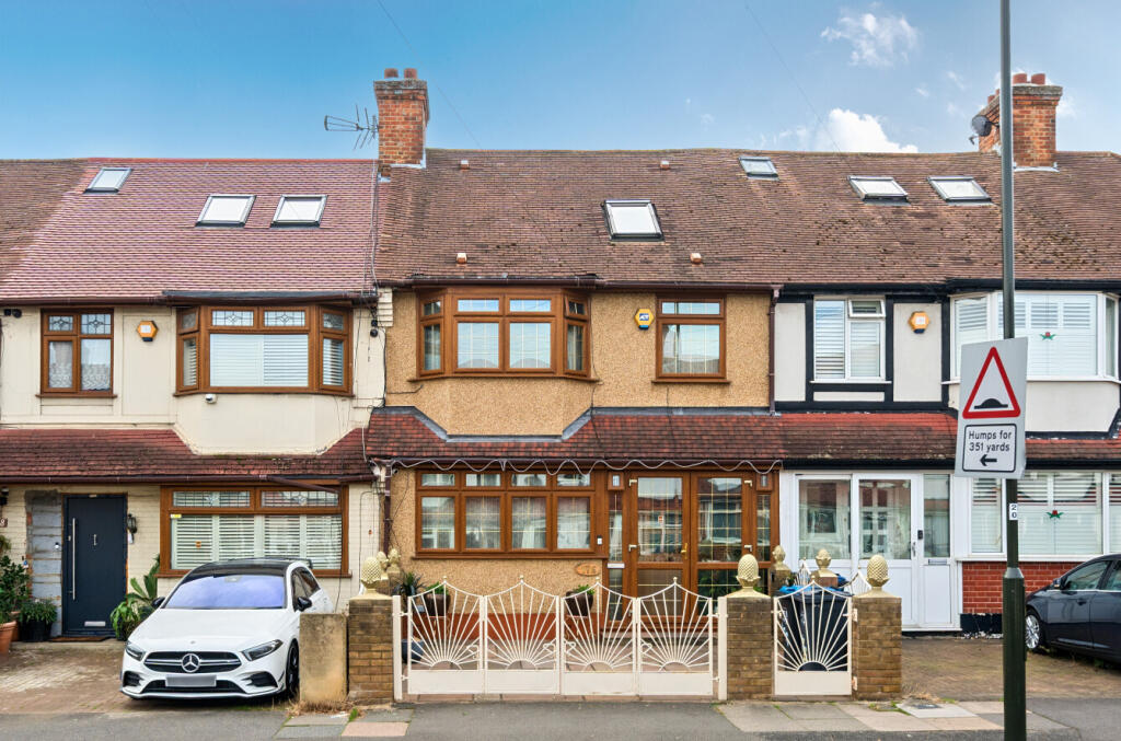 4-bed terraced on Sherwood Park Road, Mitcham, CR4, £550,000