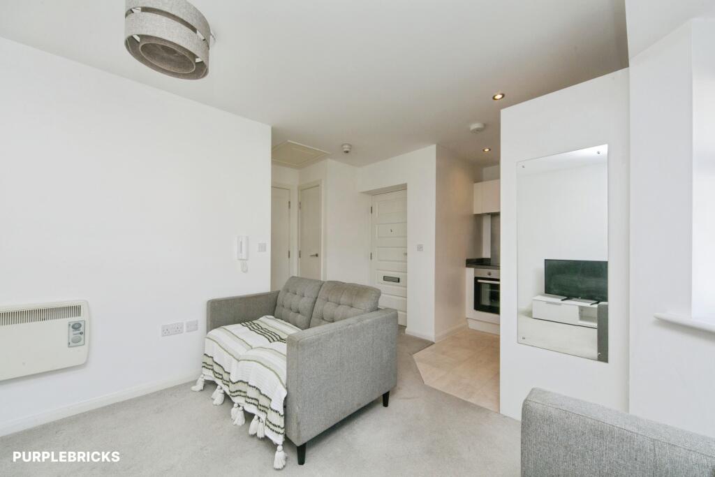 Apartment in Bangor, Glanadda - View 5