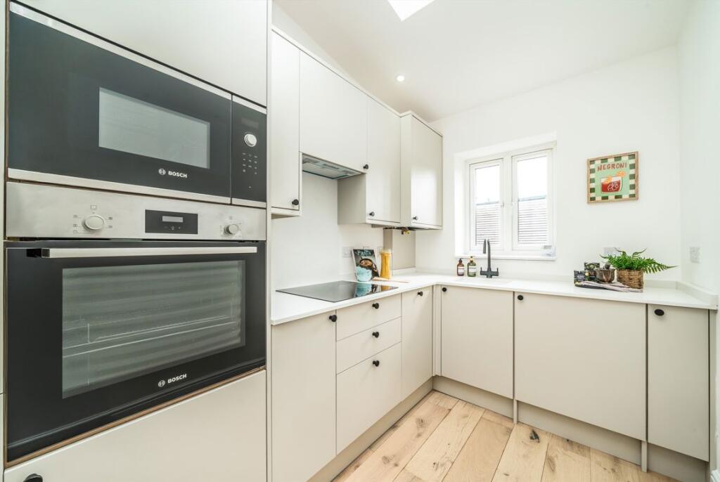 Queens Terrace, Old Isleworth - View 4