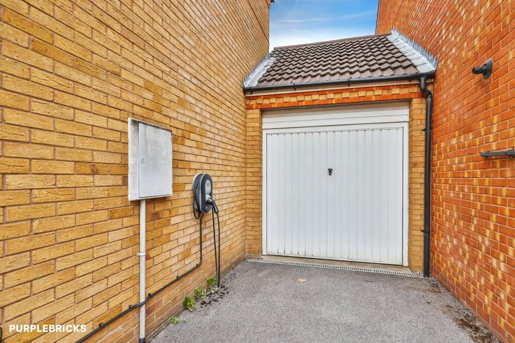 House in Nottingham - View 2