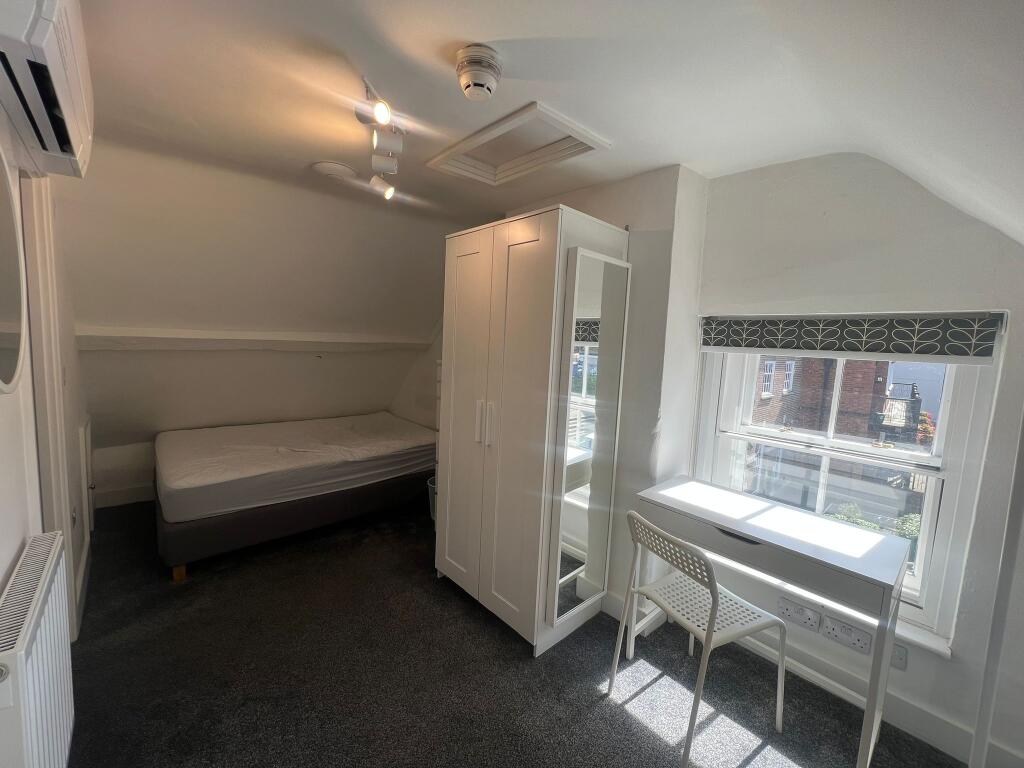 Main image of property: Market Hill, Buckingham, Buckinghamshire, MK18