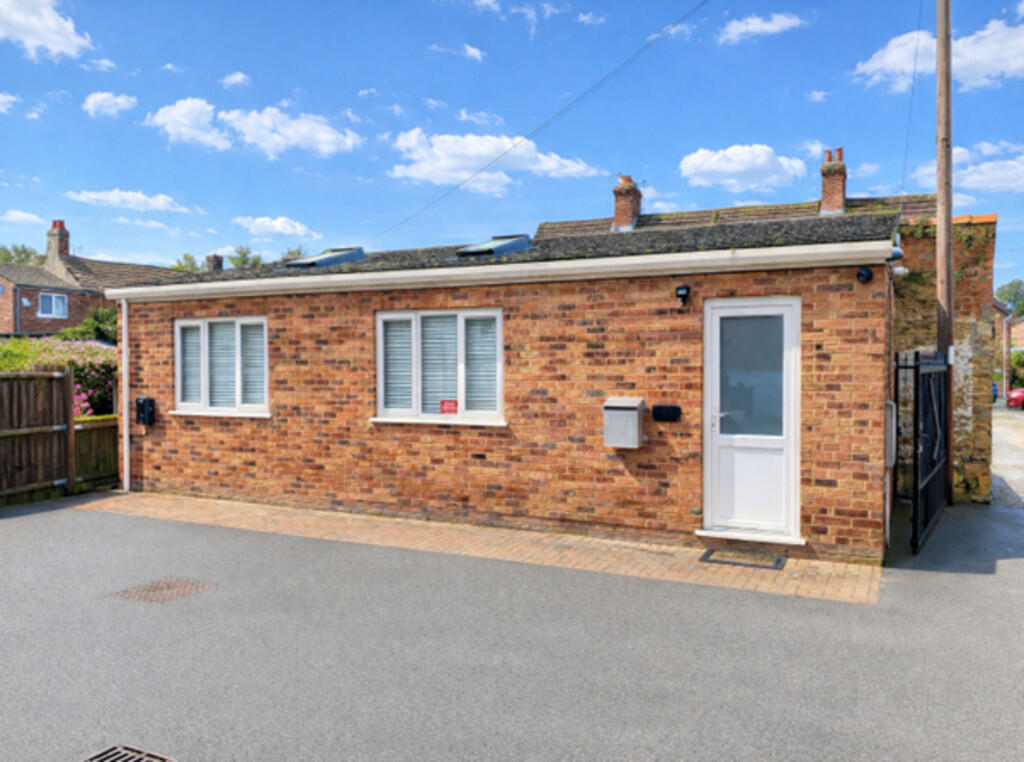 Main image of property: 26A Meadowgate, Bourne