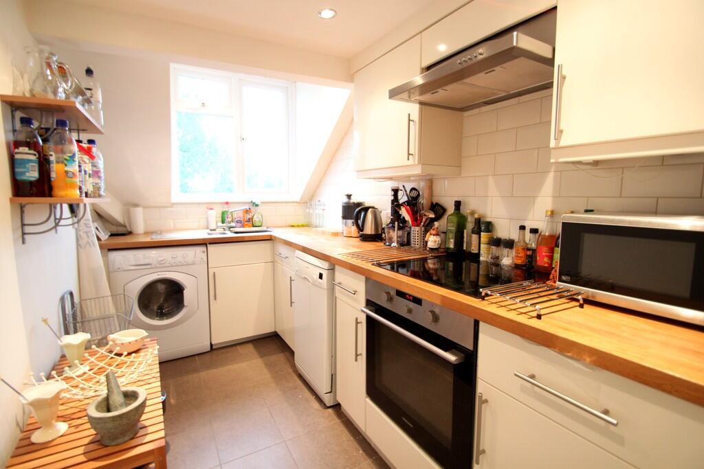 Apartment in London, Surbiton - View 2