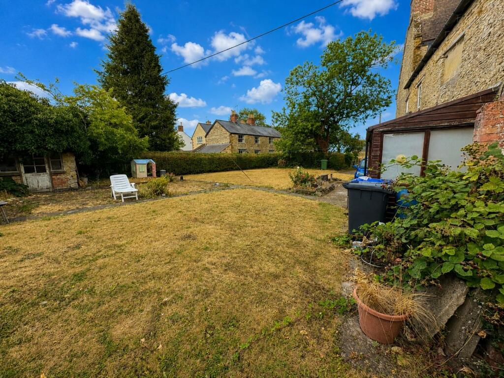 House in Gayton, West Northamptonshire - View 2