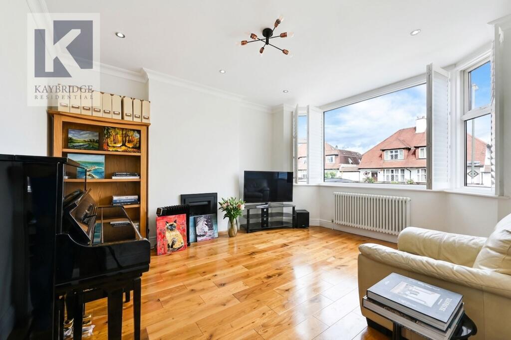 House in Epsom, Stoneleigh - View 4