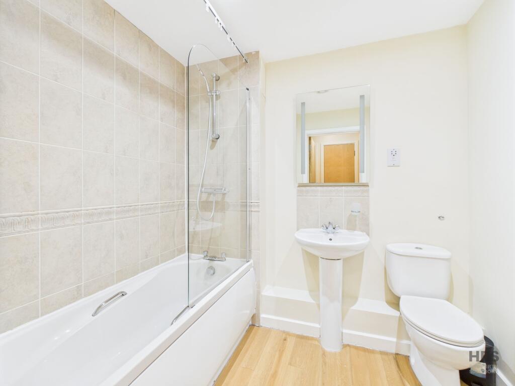 Apartment in Cambridge - View 5