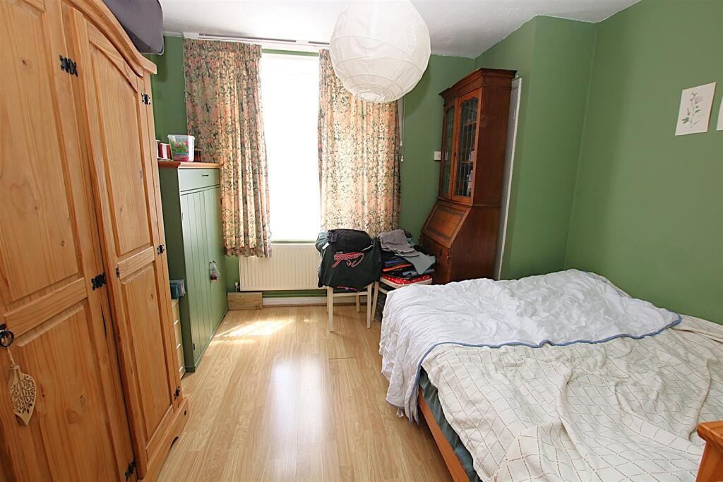 House in Northampton, Spinney Hill - View 4